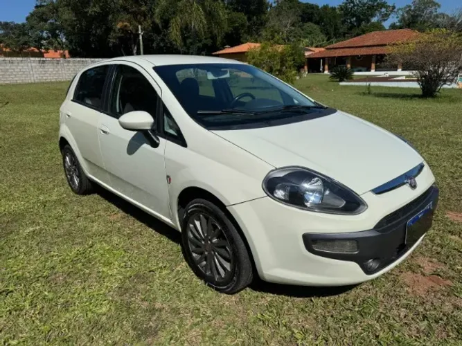 Fiat Punto Essence 1.6 Flex 16V 5P 2016