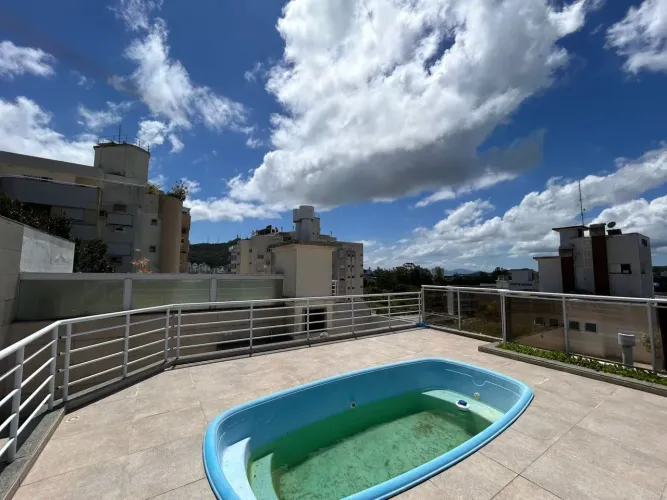 Cobertura com Piscina para venda com 3 dormitórios no Córrego Grande - Florianópolis - SC