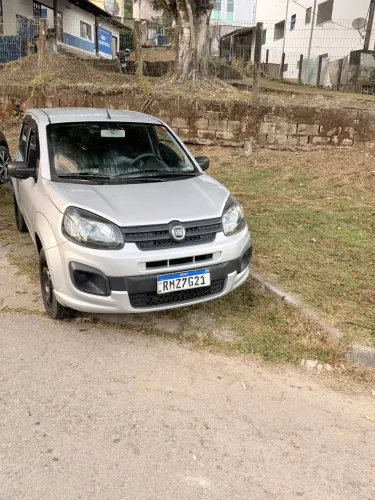 Fiat Uno Attractive 1.0 EVO Fire Flex 8V 5P 2021