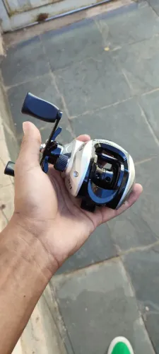 Carretilha mais vara de pesca