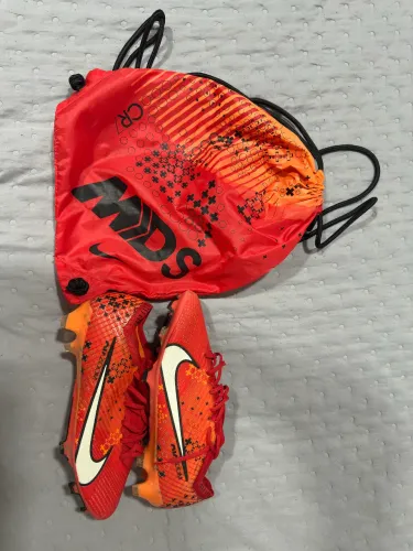 Chuteira Nike Mercurial primeira linha(original)