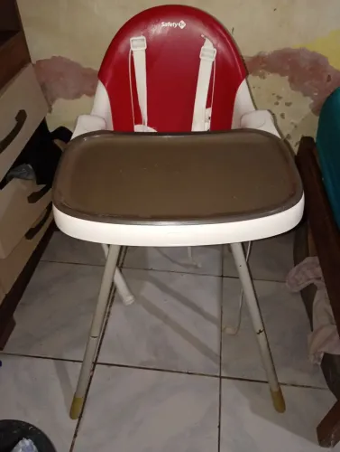 Cadeira alimentação da marca SAFETY