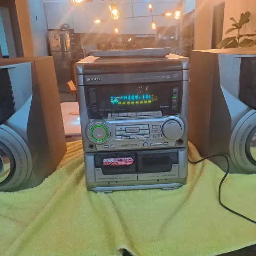Aparelho aiwa NSX-S559 muito novo com as cxs