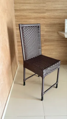 Cadeira de fibra resistente