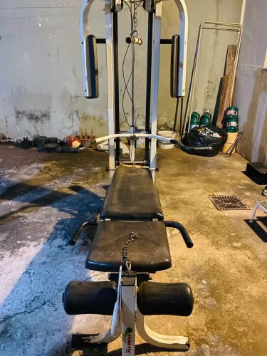 Vendo urgente estação de musculação 250