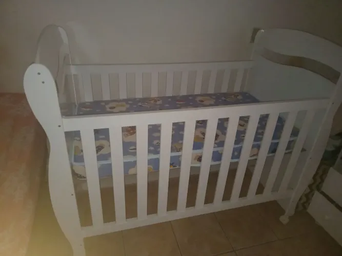 Berço com colchão