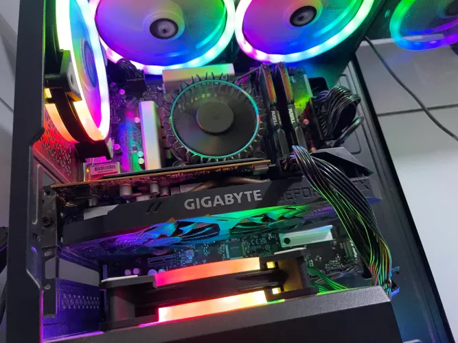 RTX Gigabyte 2060 6GB
