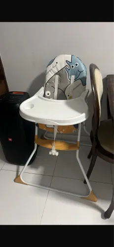 Cadeirinha de alimentação