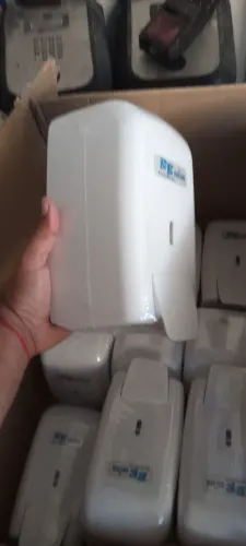 Saboneteira e porta papel higiênico e toalha