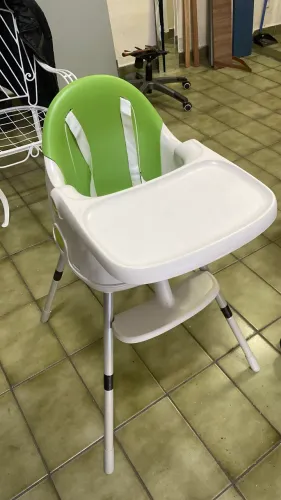 Cadeirão de bebê para alimentação