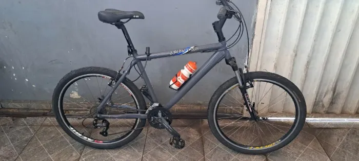 Bike tamanho 17 aro 26 com 18 marcha aluminio puro