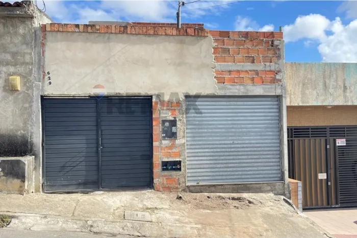 Casa com 3 quartos à venda no Bairro Dom Luciano, Aracaju/SE - Com ponto comercial e escri