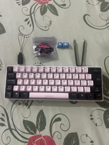 Teclado Mecânico Sharkoon SGK50 S4 RGB Hot Swap - Excelente Estado