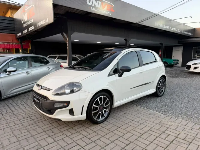 Fiat Punto Blackmotion Dual. 1.8 Flex 16V 5P 2016