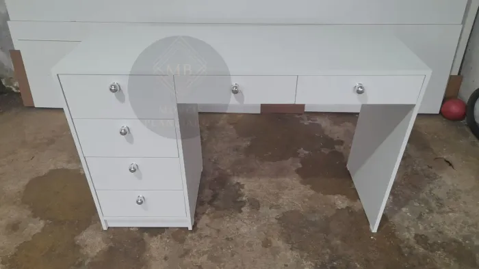 Penteadeira nova com 6 gavetas 100% MDF branco
