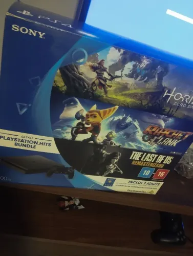 Ps4 slim 500gb na caixa