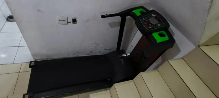 Esteira Elétrica Dobrável Dream Fitness Concept 2.5 - Usada em excelente estado