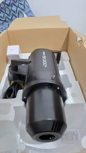 Flash Godox Sk300 Potência 300watts E 220 Volts Com Gar 220v
