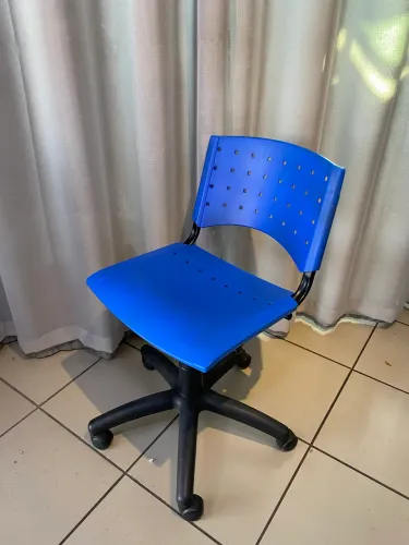 Cadeira escritório Giratória 