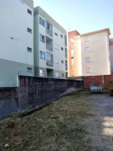 TERRENO COM 600M² Fiori