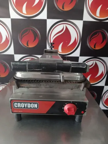 Sanduicheira elétrica profissional da marca Croydon 220 volts usada