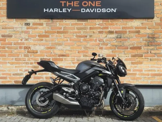 TRIUMPH STREET TRIPLE 765 R 2024