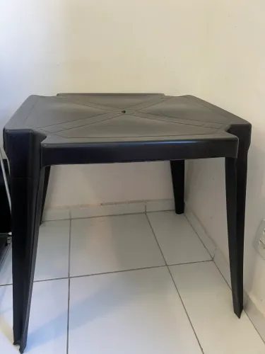MESA DE PLÁSTICO - $30,00