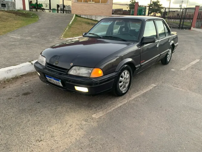 Chevrolet Monza GL 1.8 Efi/ SL/ L/ 650/barc. 2e4p (álcool) 1995