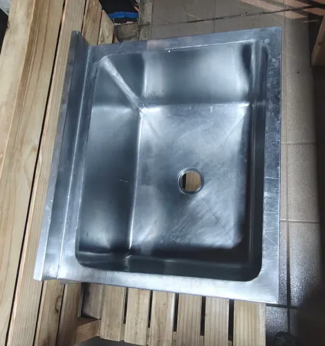 Pia industrial inox de parede, medidas 0.60/0.50 e 30 centímetros de profundidade