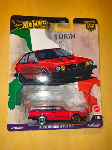 Hotwheels premium alfa romeo