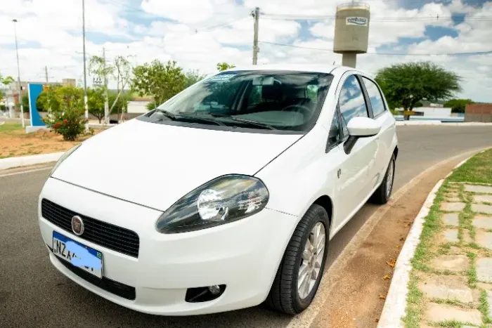 Fiat Punto Attractive Italia 1.4 F.flex 8V 5P 2012
