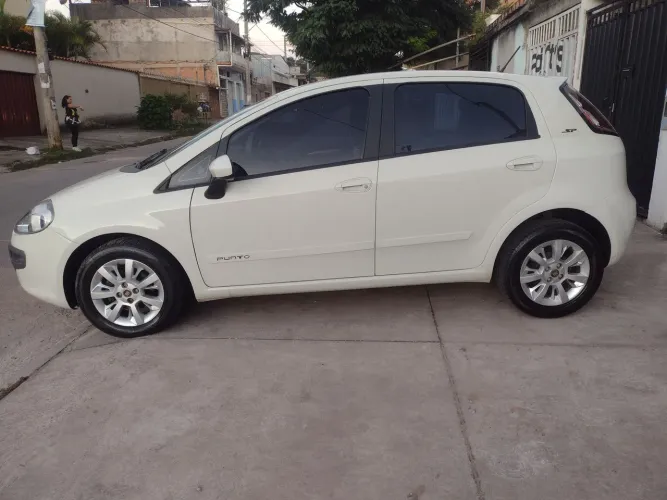 Fiat Punto Essence 1.6 Flex 16V 5P 2015
