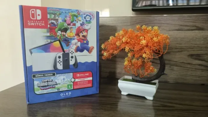 NINTENDO SWITCH OLED 64GB BUNDLE MARIO BROS + 3 MESES NINTENDO ONLINE