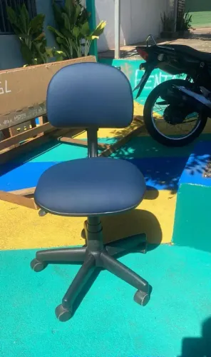 Vendo cadeira giratória 