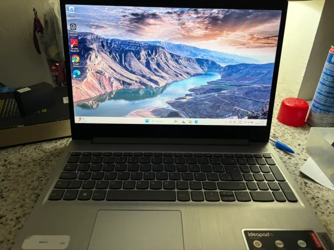 Notebook Lenovo Ideapad 3I 128gb (Usado)