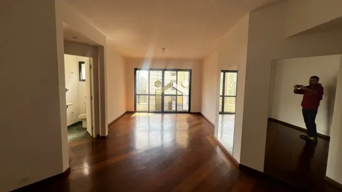Apartamento na Vila nova conceição para reforma com 127m², 3 dormitórios sendo 1 suíte 2 v