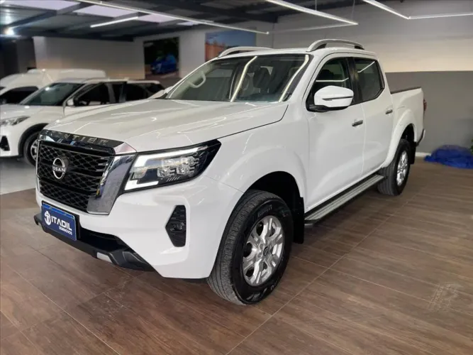 Nissan Frontier XE CD 4X4 2.3 Bi-TB Diesel Aut. 2025
