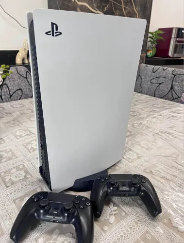 Ps5 slim e 2 controles