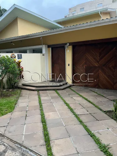 Casa com 4 quartos para alugar no Mercês Curitiba - PR | Confiancce Imóveis