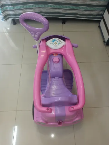 Motoca Triciclo Infantil Rosa com Empurrador - Completa e Conservada