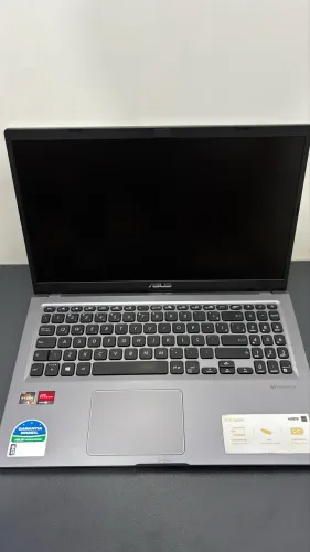Notebook Asus Ryzen 5 8GB Radeon