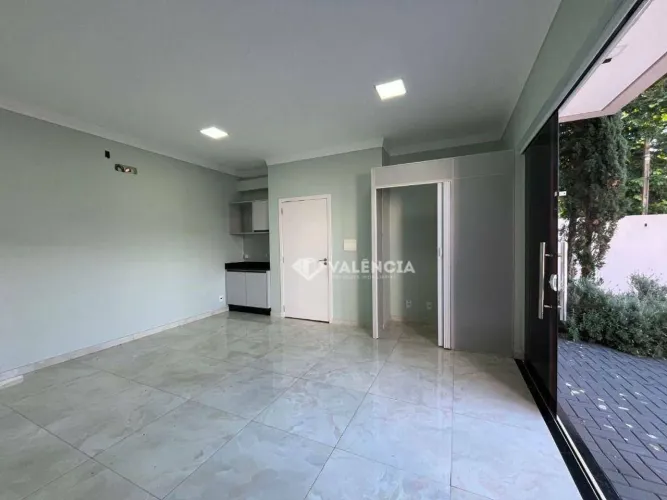 Sala comercial ampla para locação com 35 metros por R$2.000,00 na Rua Terra Roxa  Bairro P