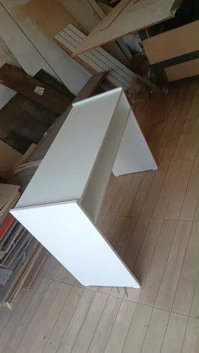 Vendo mesa para estudo/ nail designer/ escritório