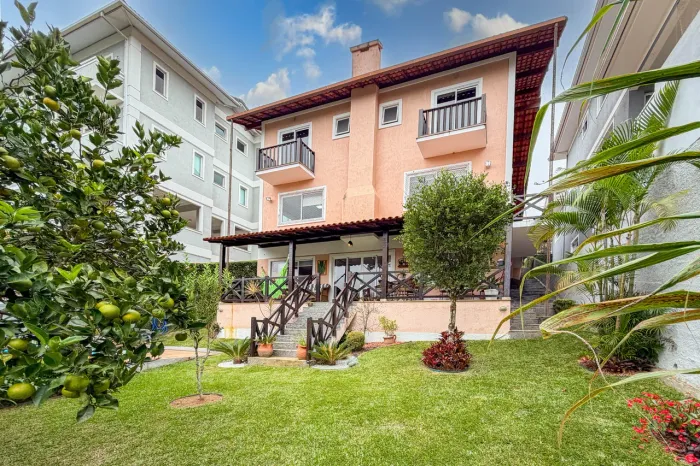Casa com 4 quartos, Várzea, Teresópolis.