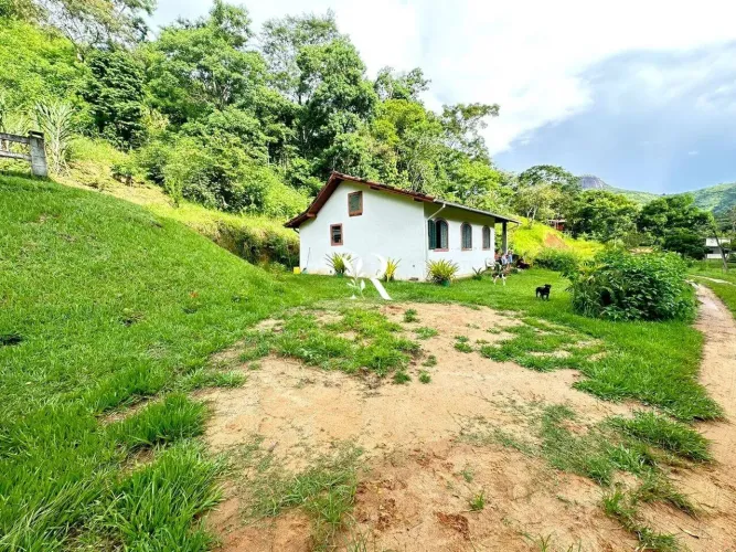 Sítio à venda com 69000 metros quadrados com 5 quartos em Bemposta - Três Rios - RJ