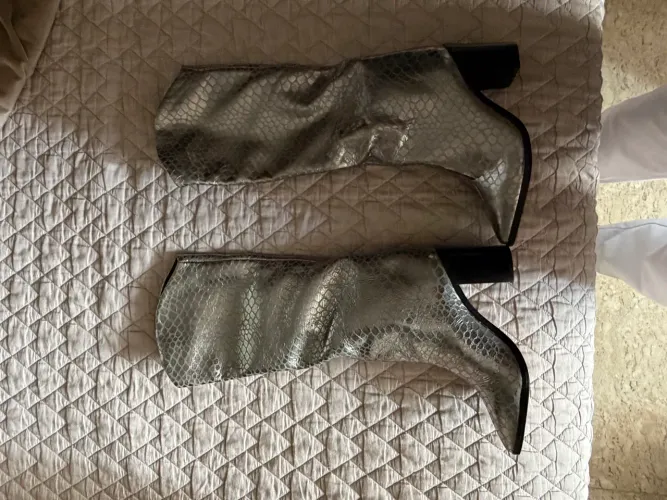 Botas couro prata Schutz 35 