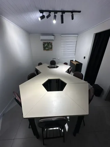 Mesas ou multi uso criativo com cadeiras