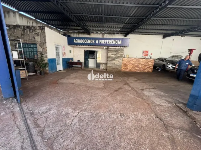 Galpão disponível para locação e venda no bairro Jardim Patricia em Uberlândia-MG