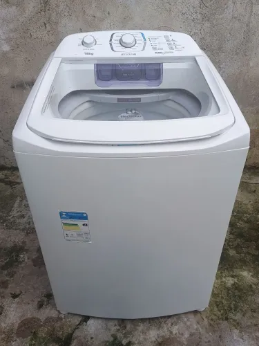 Máquina de lavar roupa Electrolux 16 kg.