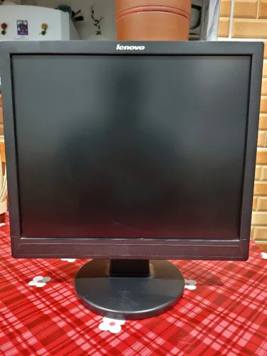 Monitor Lenovo 17" LCD D173A